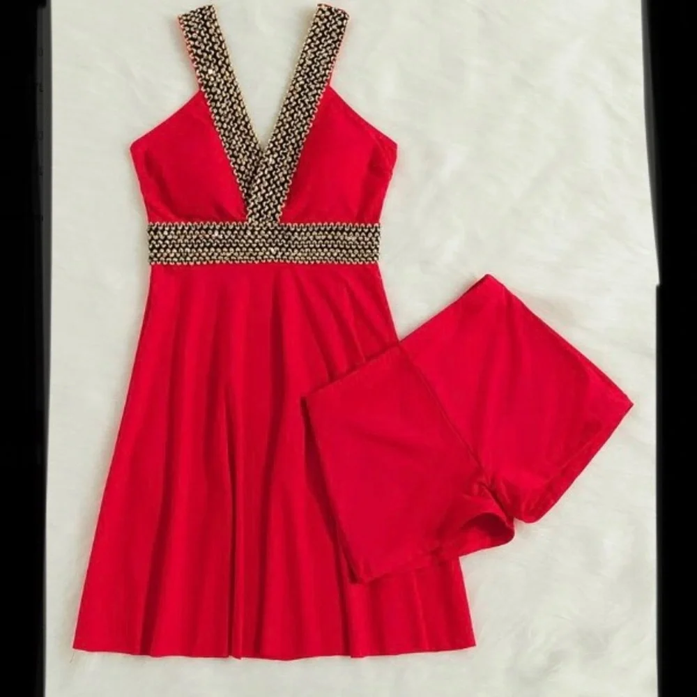 🌺🌺🏊🏻‍♀️Red Tankini with Gold Strip Embellishment🏊🏻‍♀️🌺🌺Boutique New🌺 - Picture 2 of 6